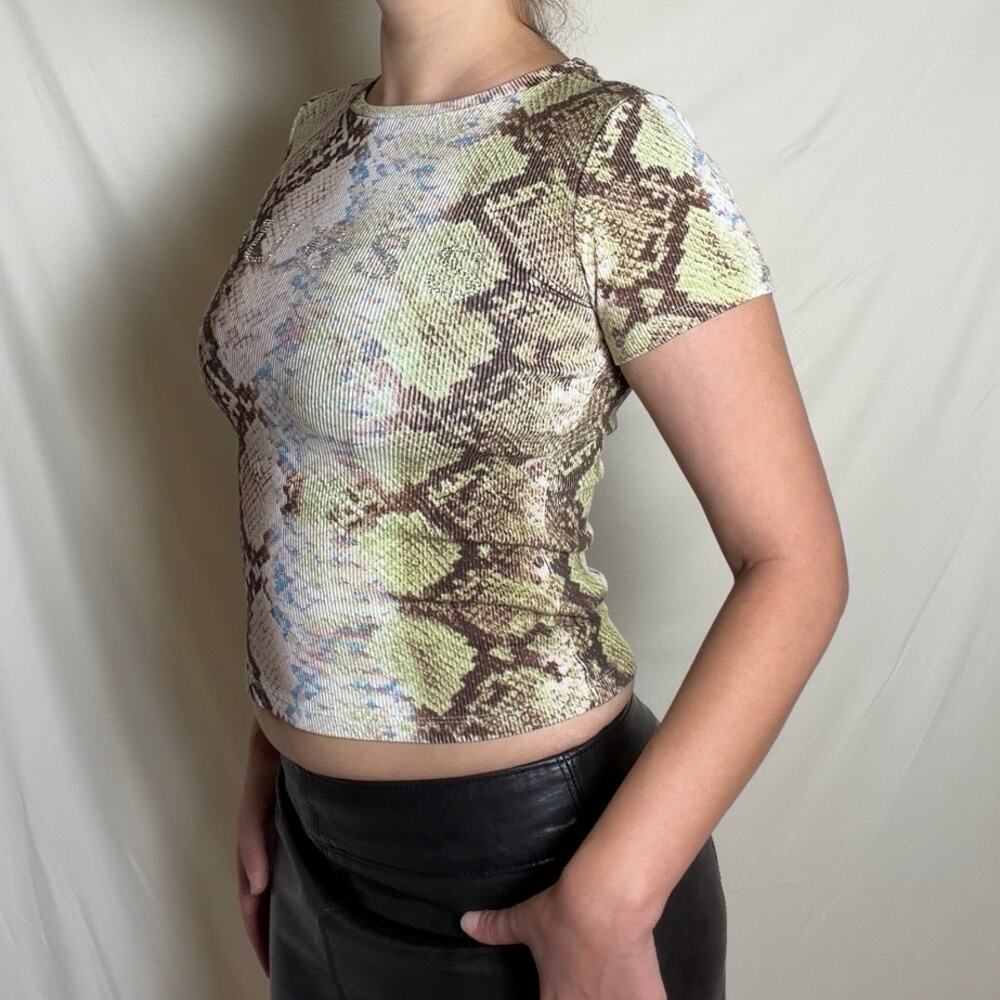 Y2K Colorful Snake Printed short sleeve Guess top with glittered Guess logo